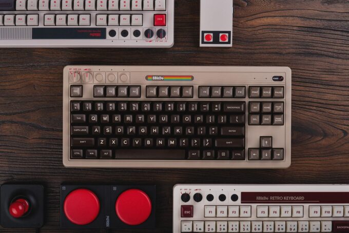 8BitDo Retro Mechanical Keyboard C64 Edition 3